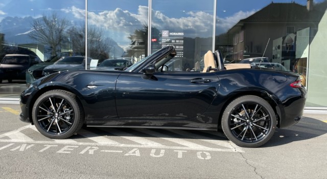 MAZDA MX-5 Skyactiv-G 184 Kazari