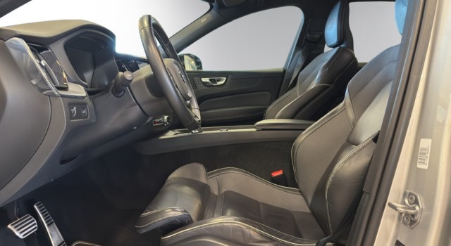 VOLVO XC60 B4 D AWD R-Design