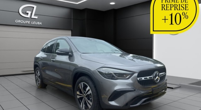 MERCEDES-BENZ GLA 200 Night Star 7G-DCT