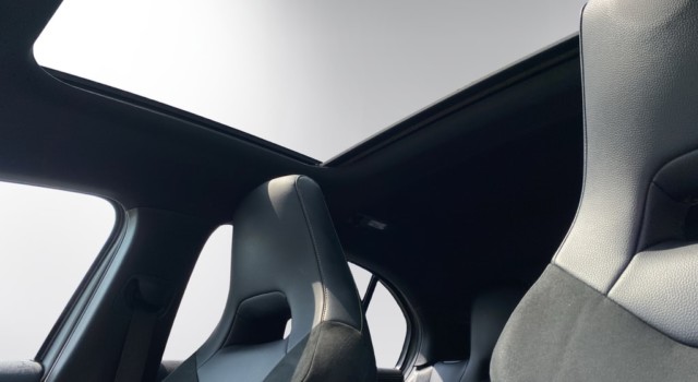 MERCEDES-BENZ A 250 AMG Line