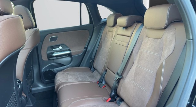 MERCEDES-BENZ GLA 250 4Matic 8G-DCT Swiss Star