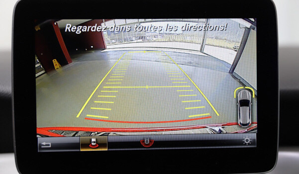 MERCEDES-BENZ GLA 200 AMG Line