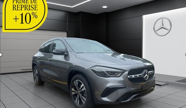 MERCEDES-BENZ GLA 200 Night Star 7G-DCT