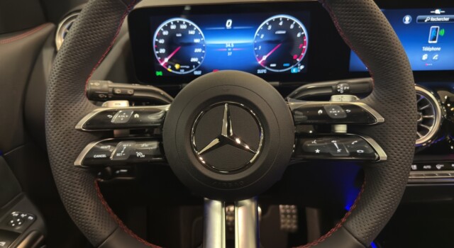 MERCEDES-BENZ GLA 220 4Matic 8G-DCT