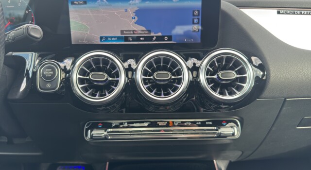 MERCEDES-BENZ GLA 250 4Matic AMG Line 8G-DCT