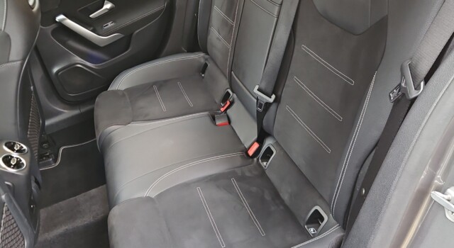 MERCEDES-BENZ A 200 AMG Line