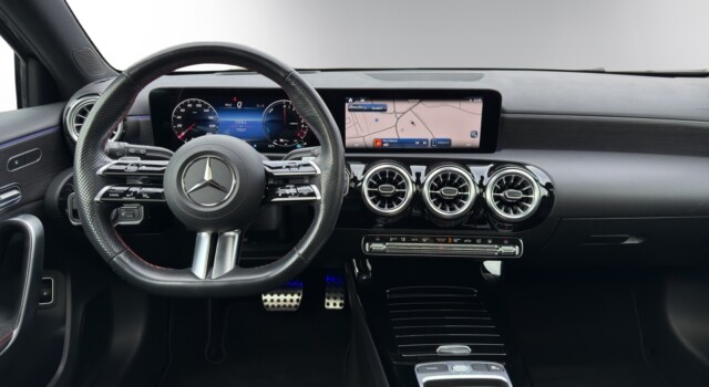 MERCEDES-BENZ A 250 e 8G-DCT