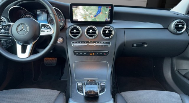 MERCEDES-BENZ C 200 SwissStar 4M Avant.