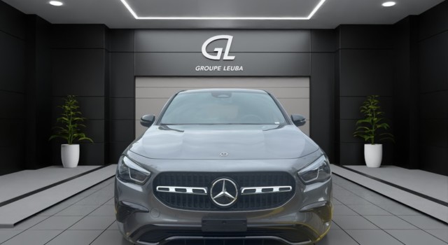 MERCEDES-BENZ GLA 200 Night Star 7G-DCT