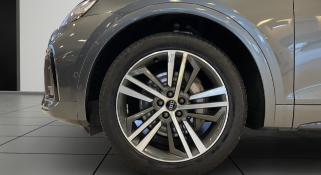 AUDI Q5 55 TFSI e S line qu