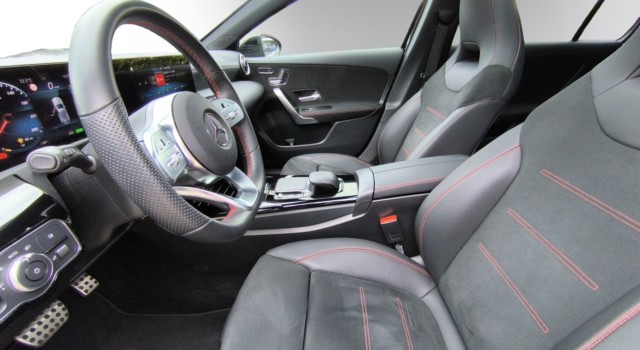 MERCEDES-BENZ A 250 e AMG Line