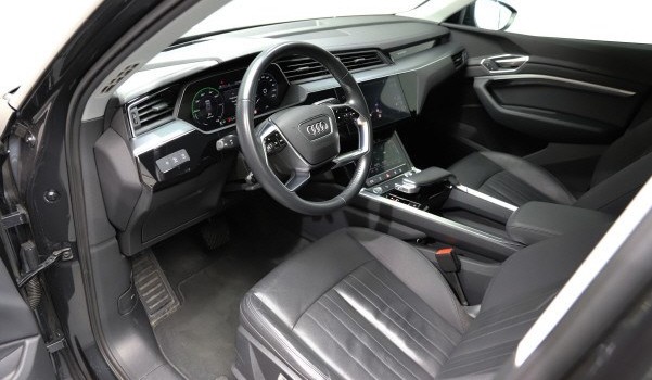 AUDI e-tron 50 quattro