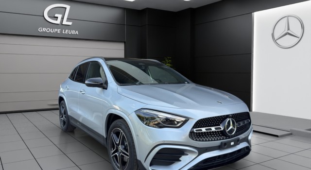 MERCEDES-BENZ GLA 200 Night Star 7G-DCT