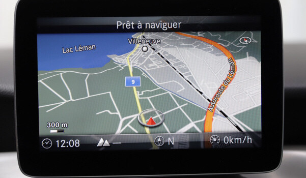 MERCEDES-BENZ GLA 200 AMG Line