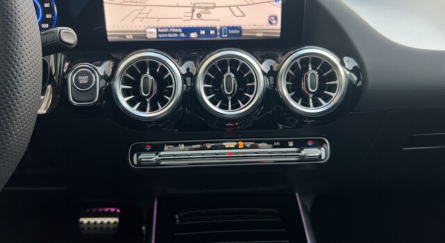 MERCEDES-BENZ EQA 350 66,5 kWh 4Matic Excellence