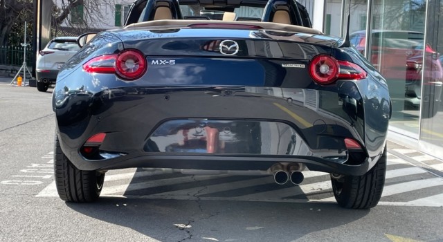 MAZDA MX-5 Skyactiv-G 184 Kazari