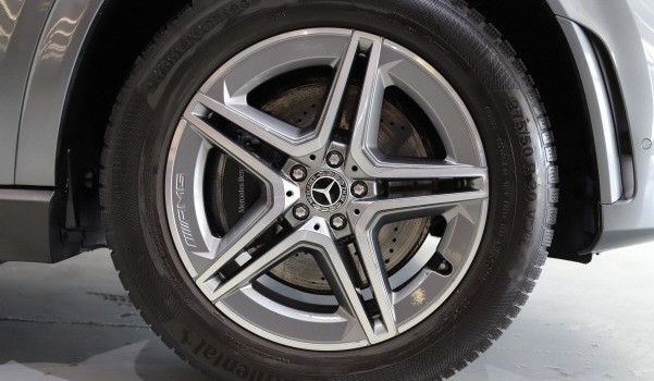 MERCEDES-BENZ GLE 400 d AMG Line 4Matic