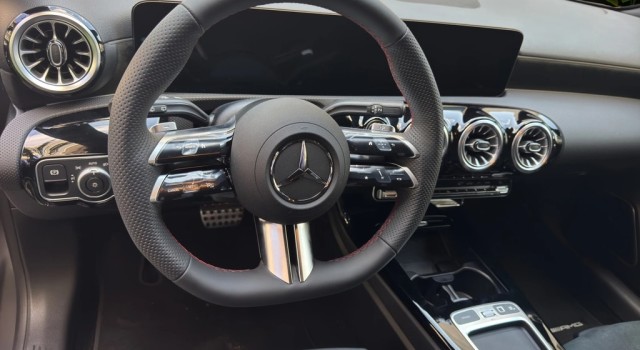 MERCEDES-BENZ A 200 Night Star 7G-DCT