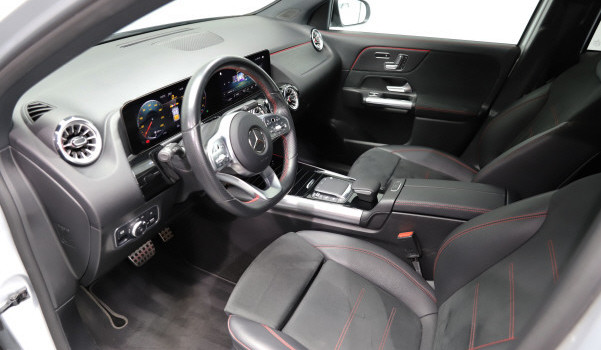 MERCEDES-BENZ GLA 250 AMG Line 4Matic