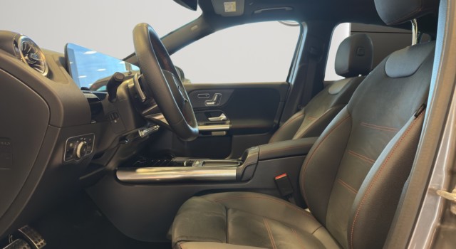 MERCEDES-BENZ GLA 250 4Matic 8G-DCT