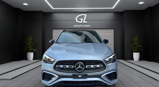 MERCEDES-BENZ GLA 200 Night Star 7G-DCT