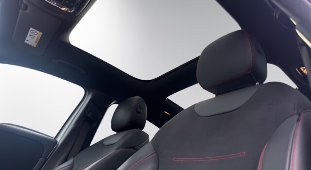 MERCEDES-BENZ GLA 250 4Matic AMG Line 8G-DCT