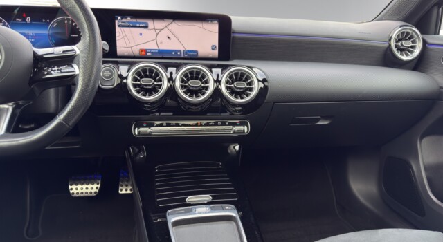 MERCEDES-BENZ A 250 e 8G-DCT