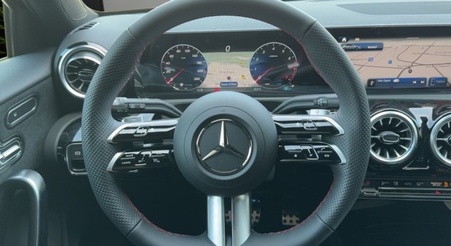 MERCEDES-BENZ A 220 4Matic 8G-DCT