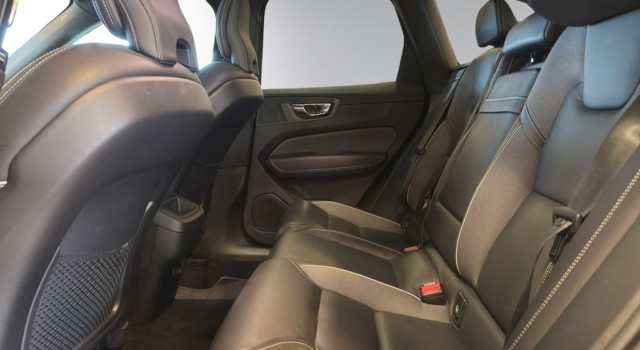 VOLVO XC60 B4 D AWD R-Design