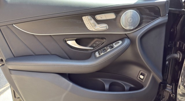 MERCEDES-BENZ GLC 250 AMG Line 4Matic 9G-Tronic