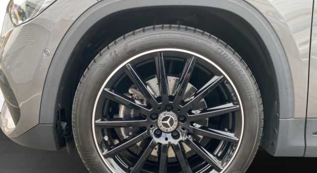 MERCEDES-BENZ GLA 220 d AMG Line 4Matic