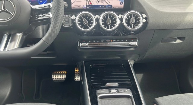 MERCEDES-BENZ EQA 350 66,5 kWh 4Matic Excellence