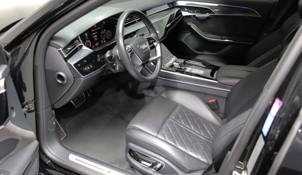 AUDI S8 TFSI quattro