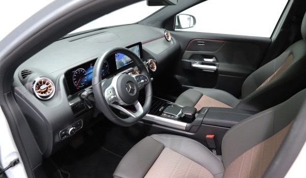 MERCEDES-BENZ EQA 250