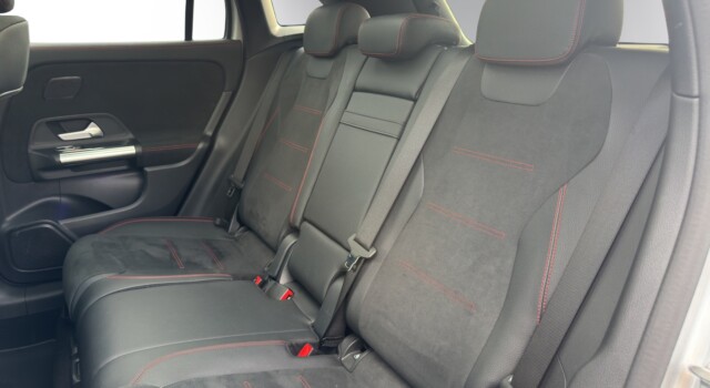 MERCEDES-BENZ GLA 250 4Matic AMG Line 8G-DCT