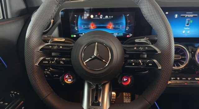 MERCEDES-BENZ GLA 35 AMG GLA AMG 35 4Matic 8G-DCT