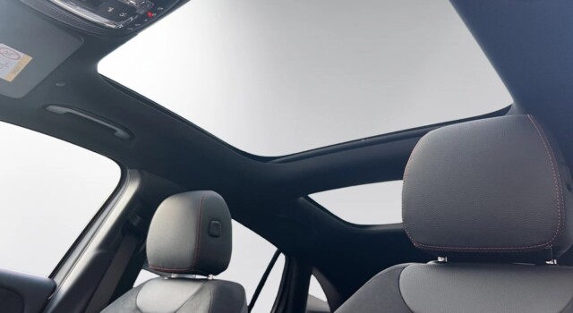 MERCEDES-BENZ EQA 350 66,5 kWh 4Matic Excellence