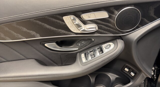 MERCEDES-BENZ GLC 300 GLC Coupé 300 e AMG Line Plus 9G-Tronic