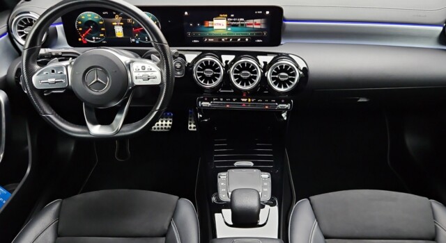 MERCEDES-BENZ A 200 AMG Line