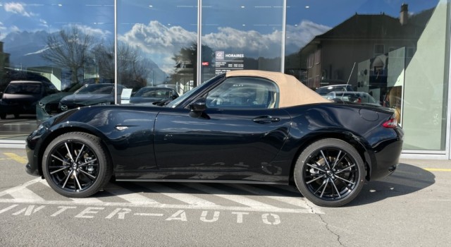 MAZDA MX-5 Skyactiv-G 184 Kazari