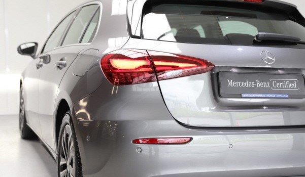 MERCEDES-BENZ A 180