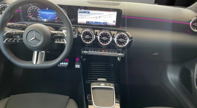 MERCEDES-BENZ A 220 4Matic 8G-DCT