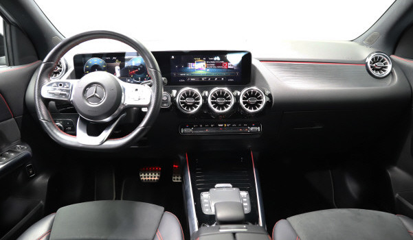 MERCEDES-BENZ GLA 250 AMG Line 4Matic
