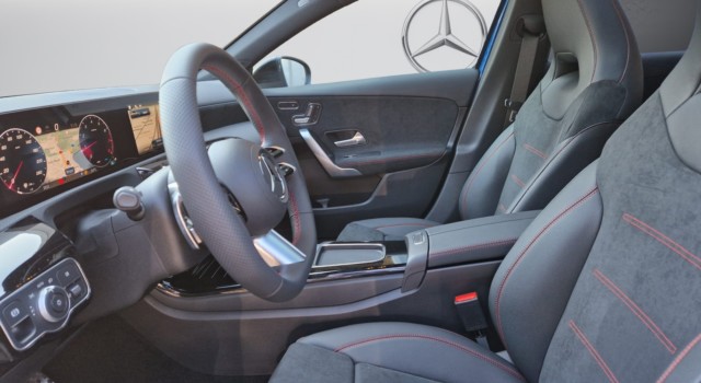 MERCEDES-BENZ A 180 7G-DCT