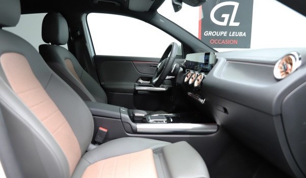 MERCEDES-BENZ EQA 250