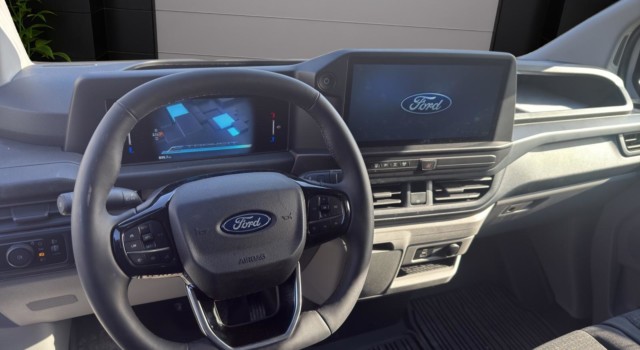 FORD TRANSIT CUSTOM Van 320 L1H1 65kWh Trend
