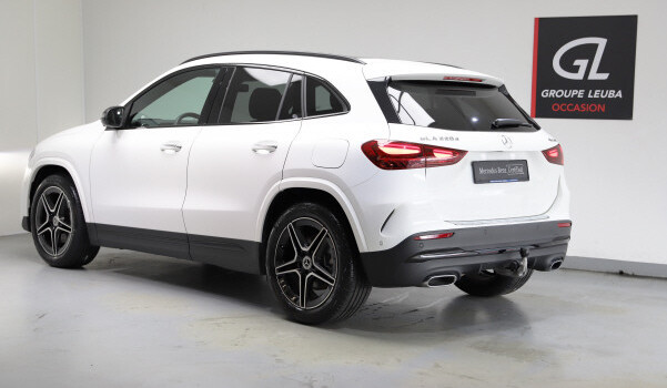 MERCEDES-BENZ GLA 220 d 4Matic 8G-DCT