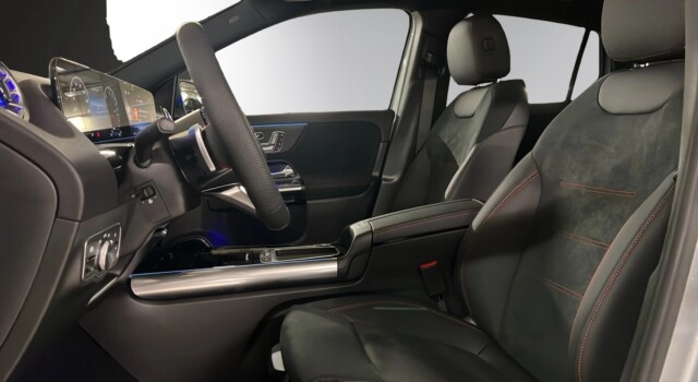 MERCEDES-BENZ GLA 250 4Matic 8G-DCT Swiss Star