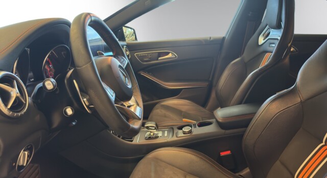 MERCEDES-BENZ CLA 45 AMG 4Matic Speedshift