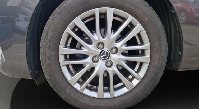 MAZDA 2 SKYACTIV-G 90 Mild Hybrid Revolution